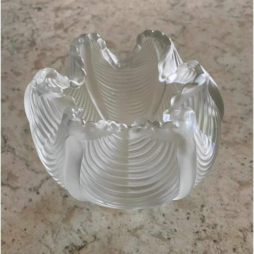 FENTON~CRIMPED VELVET SATIN~SCROLL DRAPERY~3 FOOTED~ROSE BOWL~MADE IN USA~BRD4​